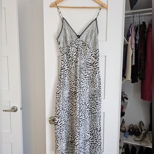 Night gown zebra and lace